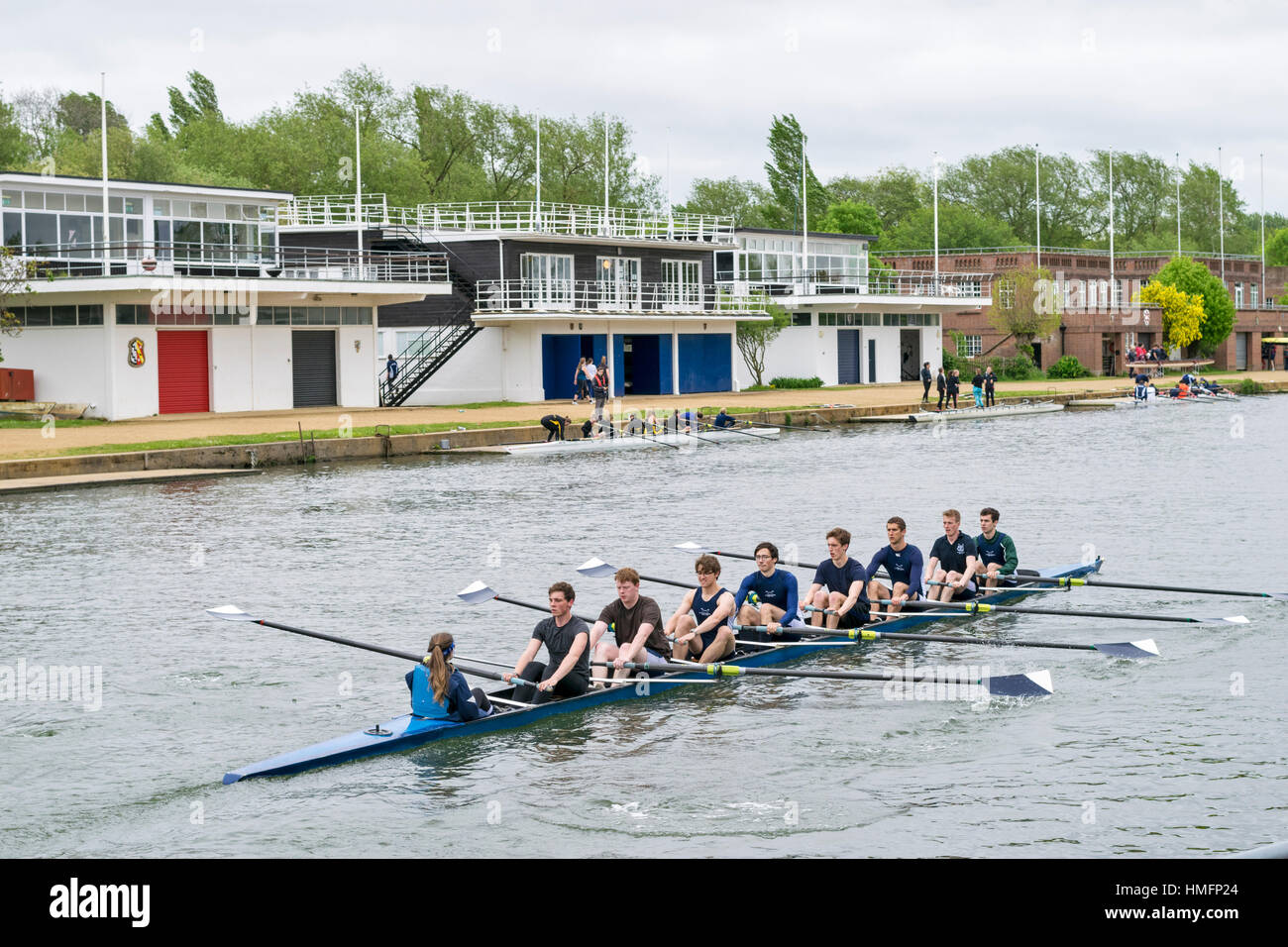 OXFORD UNIVERSITY ROWING TEAMS ON THE RIVER THAMES A TEAM OF EIGHT