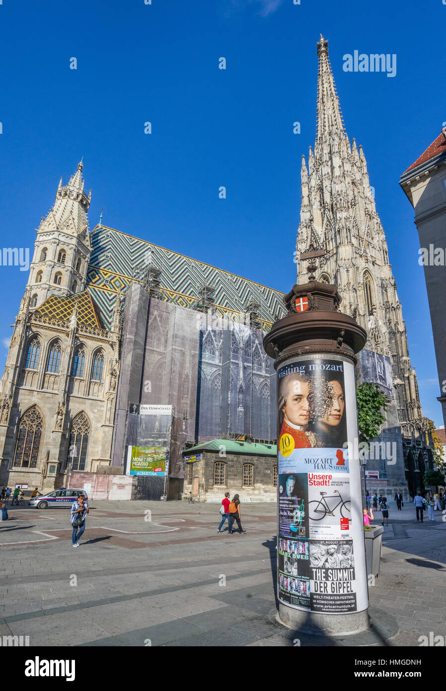 Austria, Vienna, Stephansplatz, skillfully disguised conservation and restauration effords at St. Stephen's Cathedral (Stephansdom) Stock Photo
