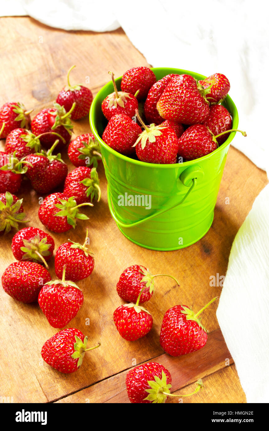 Strawberries in a bucket hi-res stock photography and images - Alamy