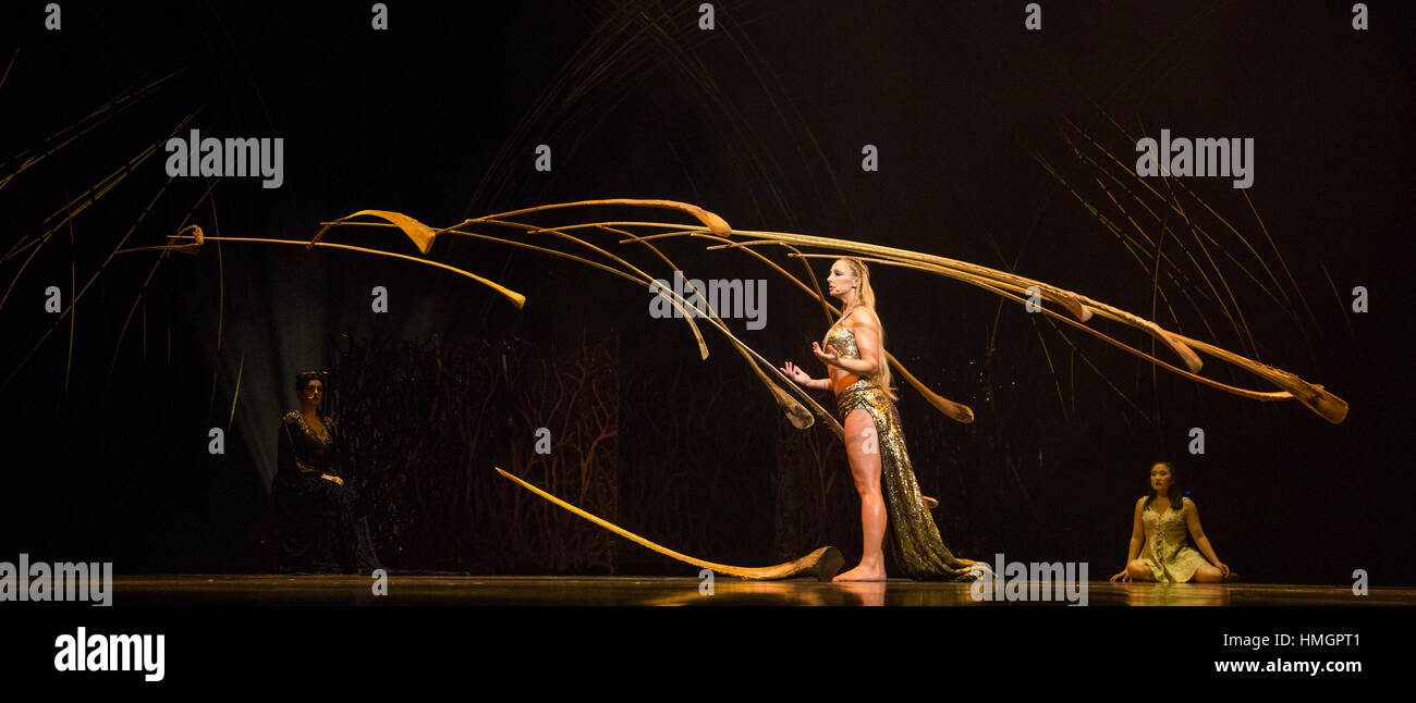 London Uk 11 January 16 Balance Goddess Lara Jacobs Rigolo Stock Photo Alamy