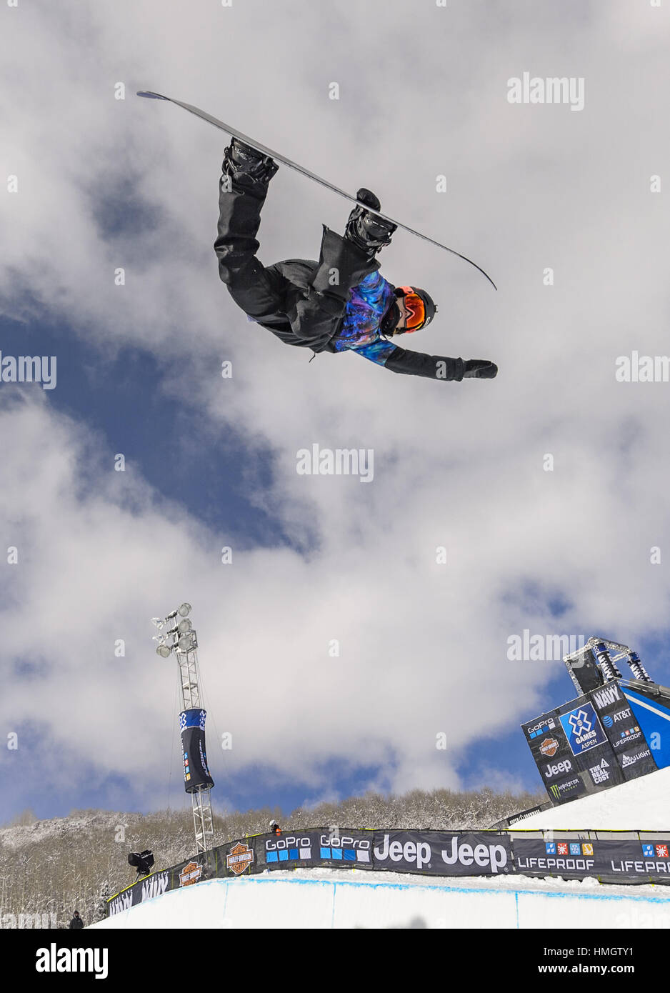 Aspen CO, USA. 26th Jan, 2017. ELENA HIGHT warms up for the women's snowboard halfpipe during Day 1 of Winter X Games 2017 at Colorado's Buttermilk Mountain. Credit: Marshall Foster/ZUMA Wire/Alamy Live News Stock Photo