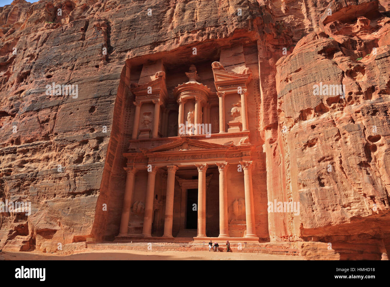 The Khazne al-Firaun, Chaznat al-Firaun, Al-Khazneh, treasure house of the Pharaoh, a mausoleum struck from the rock, abandoned rock city Petra, al-Ba Stock Photo