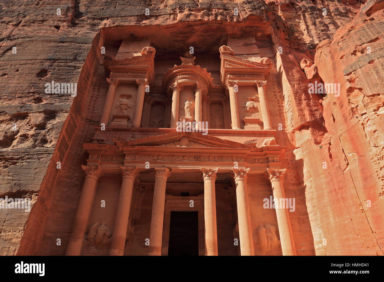 The Khazne al-Firaun, Chaznat al-Firaun, Al-Khazneh, treasure house of the Pharaoh, a mausoleum struck from the rock, abandoned rock city Petra, al-Ba Stock Photo