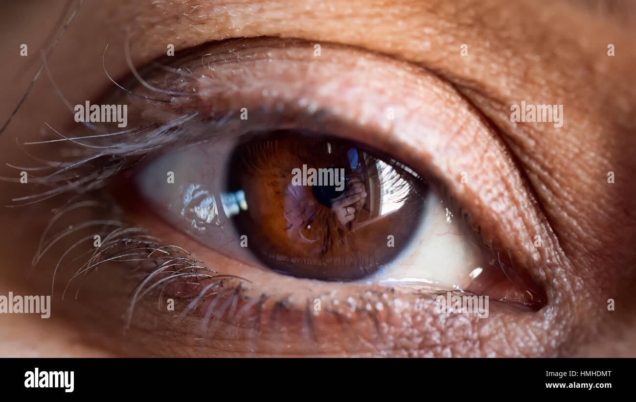 Closeup of a human eye hi-res stock photography and images - Alamy