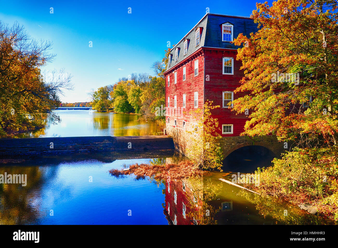 Autumn architecture hi-res stock photography and images - Alamy