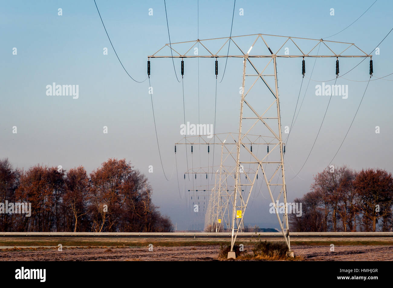 Above ground electricity power lines hires stock photography and images Alamy