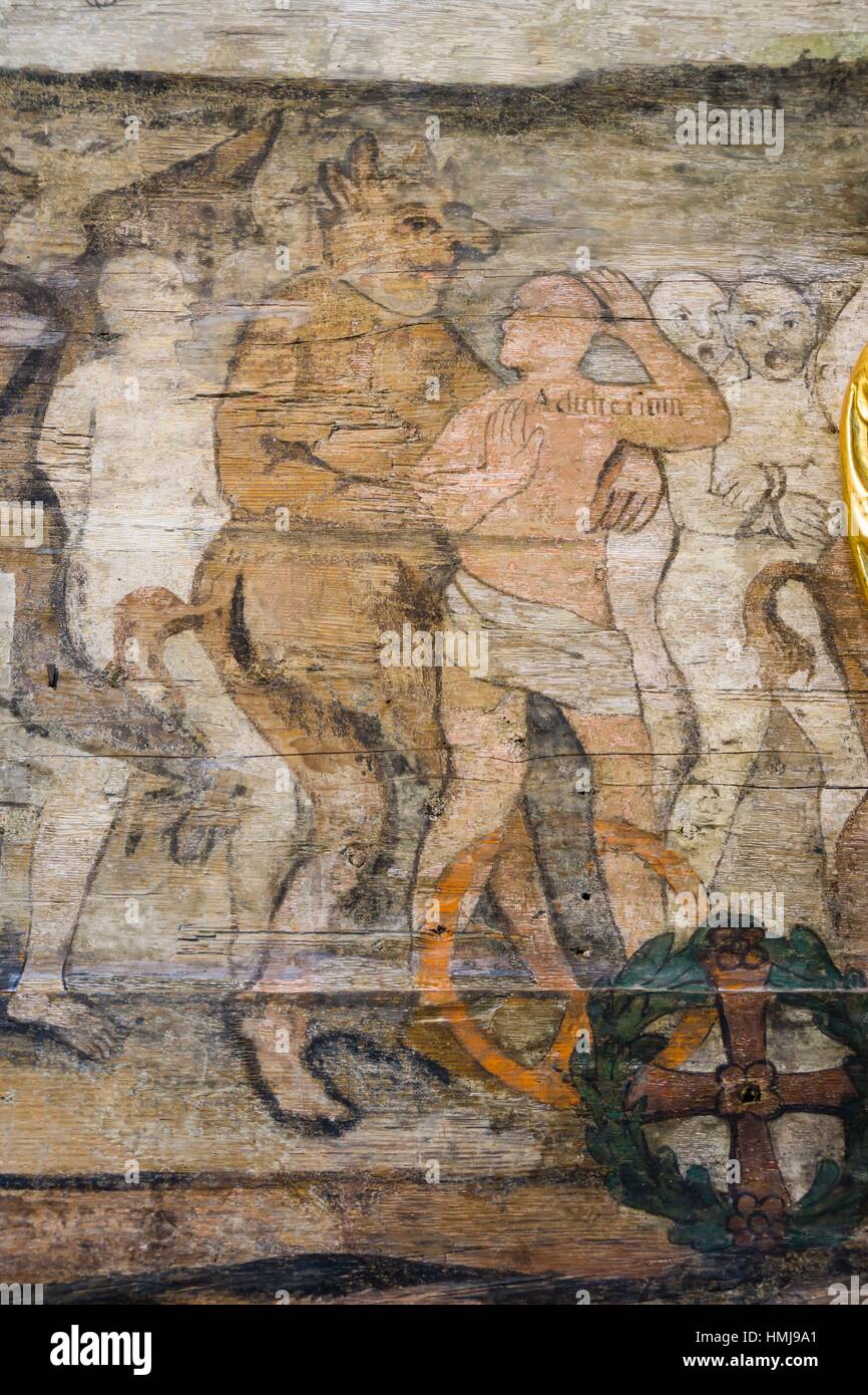 pinturas murales, históricas de los siglos XVI y XVII, iglesia del arcángel San Miguel, siglo XV-XVI construida integramente con madera, Stock Photo