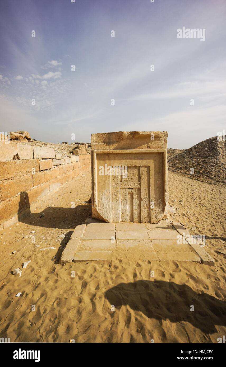 False Door. Saqqara necropolis. Egypt Stock Photo Alamy