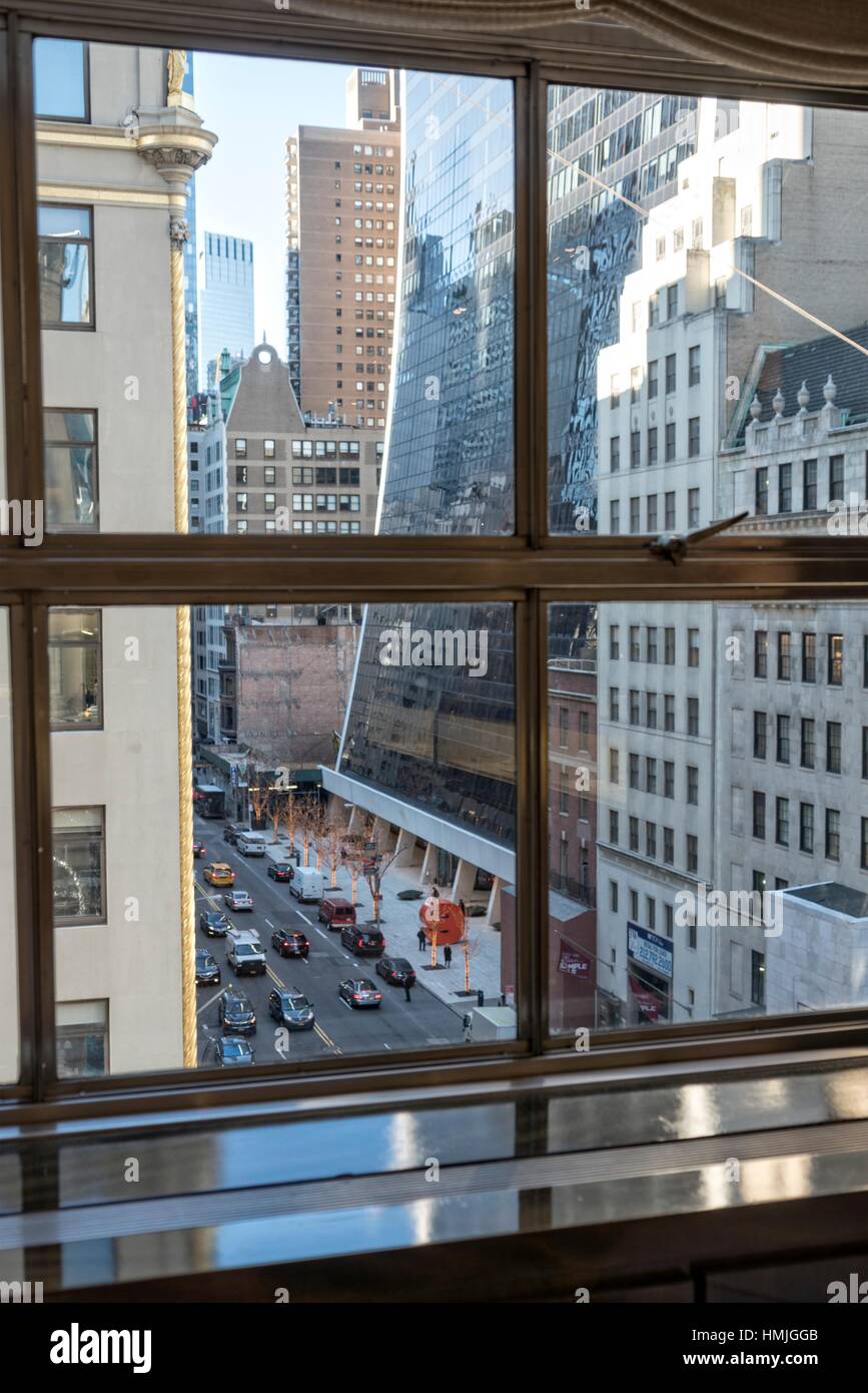 57th Street And 5th Avenue High Resolution Stock Photography and Images