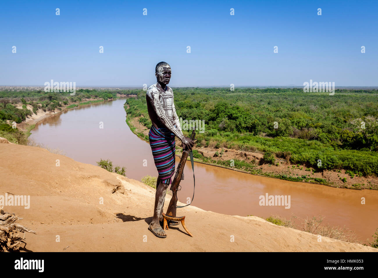 Karo tribe men body paint hi-res stock photography and images - Alamy