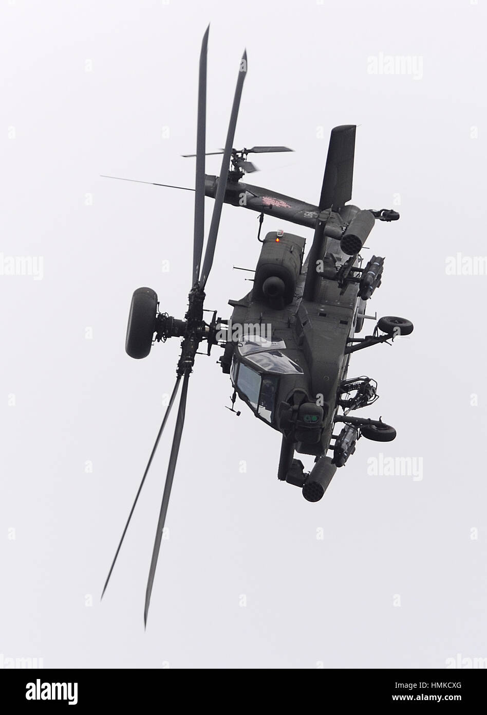 Singapore Air Force RSAF Boeing AH-64D Apache in the flying-display at the Singapore-Airshow 2010 Stock Photo