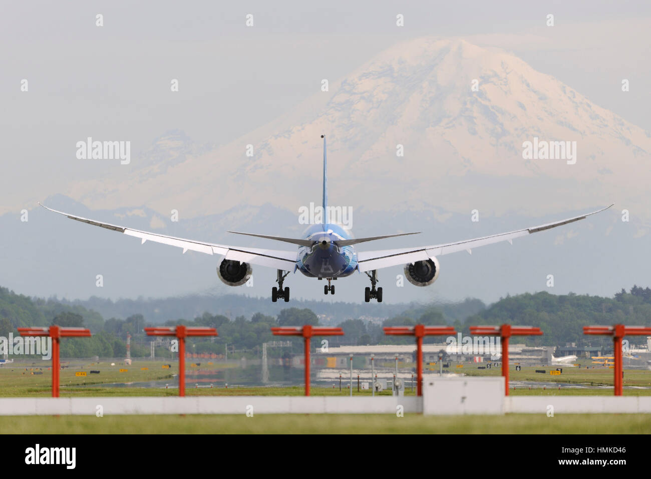 the first Boeing 787-8 Dreamliner prototype landing Stock Photo