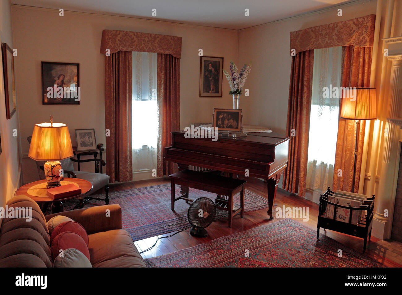 Parlor room hires stock photography and images Alamy
