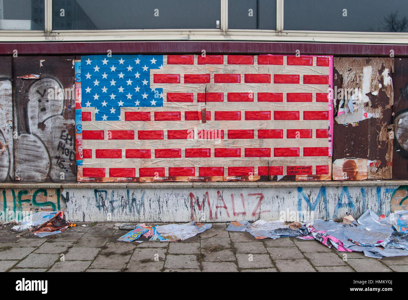 Berlin flag wall hi-res stock photography and images - Alamy, image size:1300x956