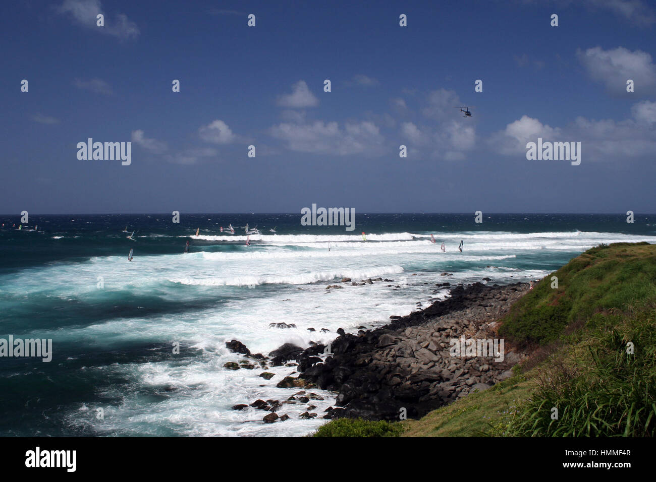 Gorgeous beach in hawaii waves hi-res stock photography and images - Alamy