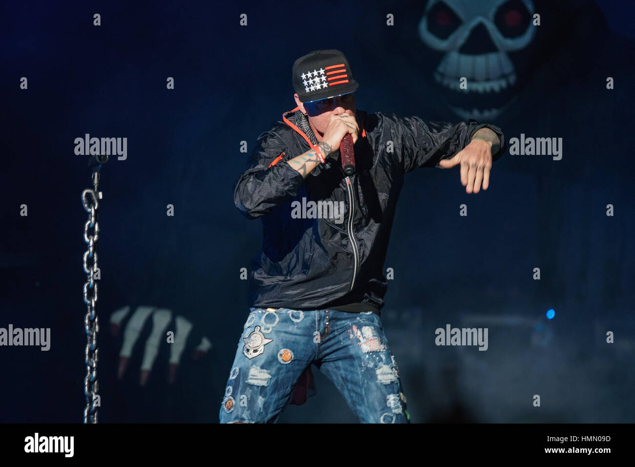 Vanilla ice rapper 90s hi-res stock photography and images - Alamy