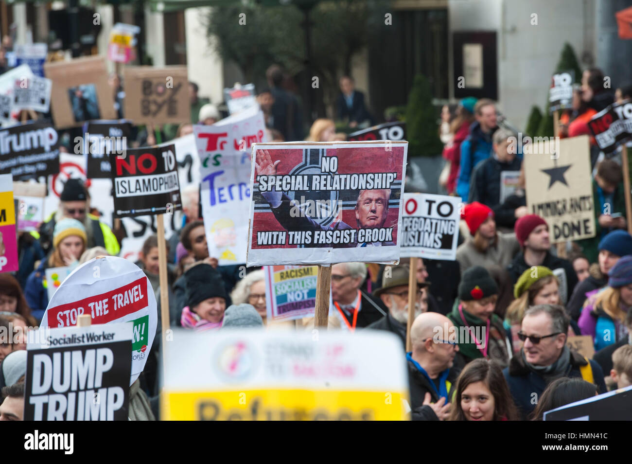 London England. 4th Feburary 2017. Thousands join rally against executive order suspending travel to the US from seven majority-Muslim countries ©Michael Tubi/Alamy Live News Stock Photo