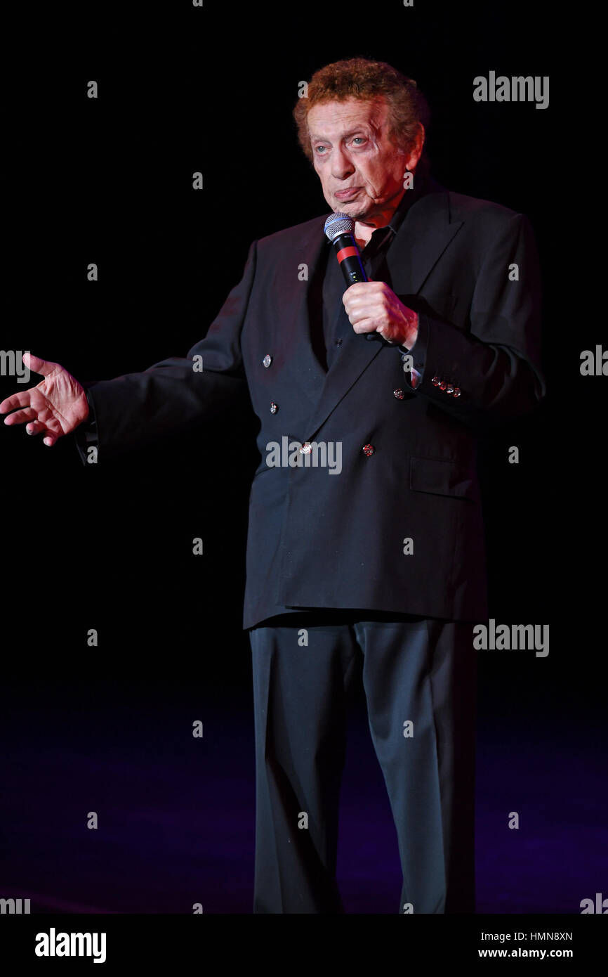 Fort Lauderdale, FL, USA. 09th Feb, 2017. Jackie Mason performs at The Parker Playhouse on February 9, 2017 in Fort Lauderdale, Florida. Stock Photo