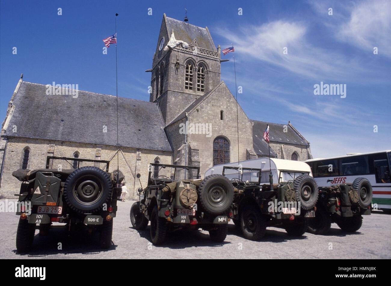 - Normandy, sites of allied landing of June 1944, the Saint Mere Eglise square    - Normandia, i luoghi degli sbarchi alleati del giugno 1944, la piazza di Saint Mere Eglise Stock Photo