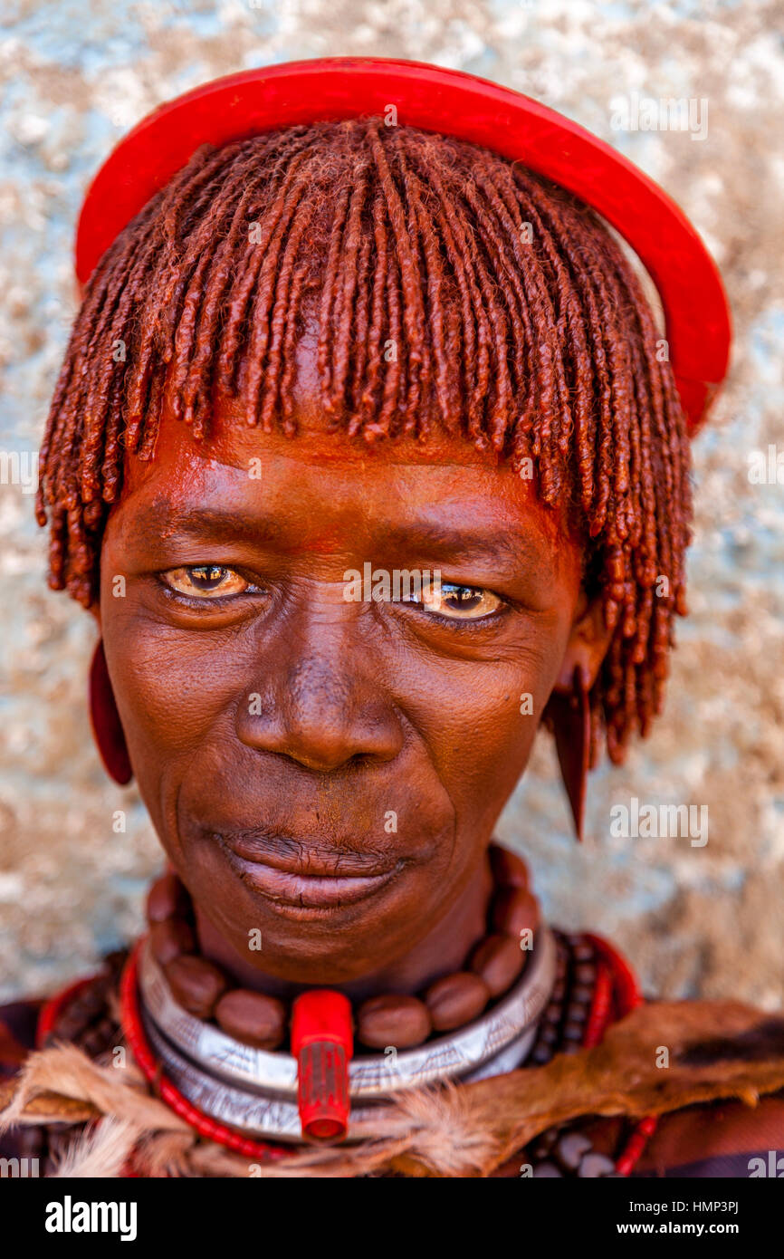 A Portrait Of A Hamer Tribeswoman At The Dimeka Saturday Market, Dimeka, Omo Valley, Ethiopia Stock Photo