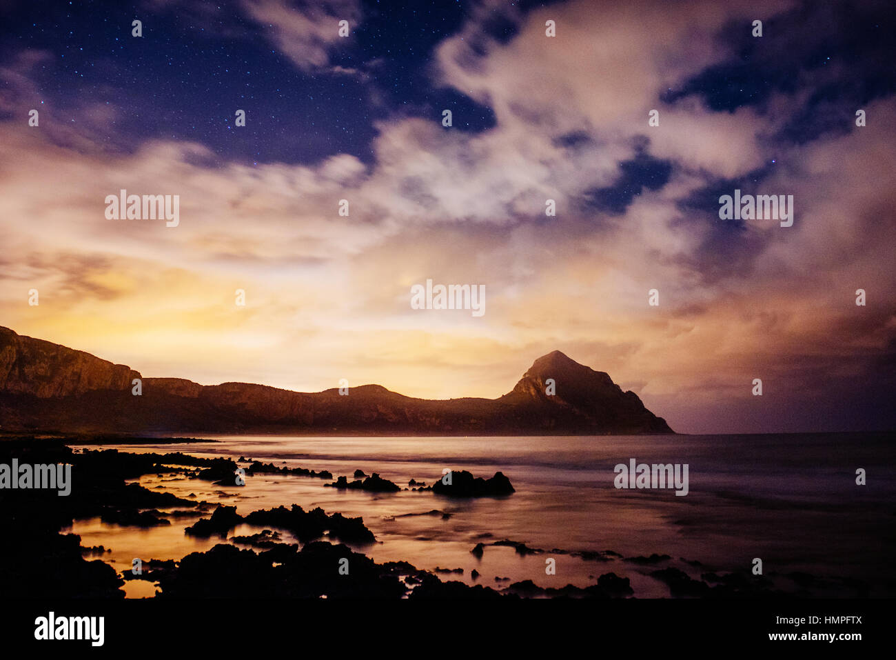 Time lapse sky full stars hi-res stock photography and images - Alamy