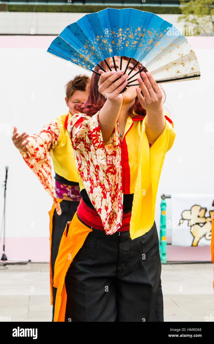 Japanese Fan Dance High Resolution Stock Photography and Images Alamy