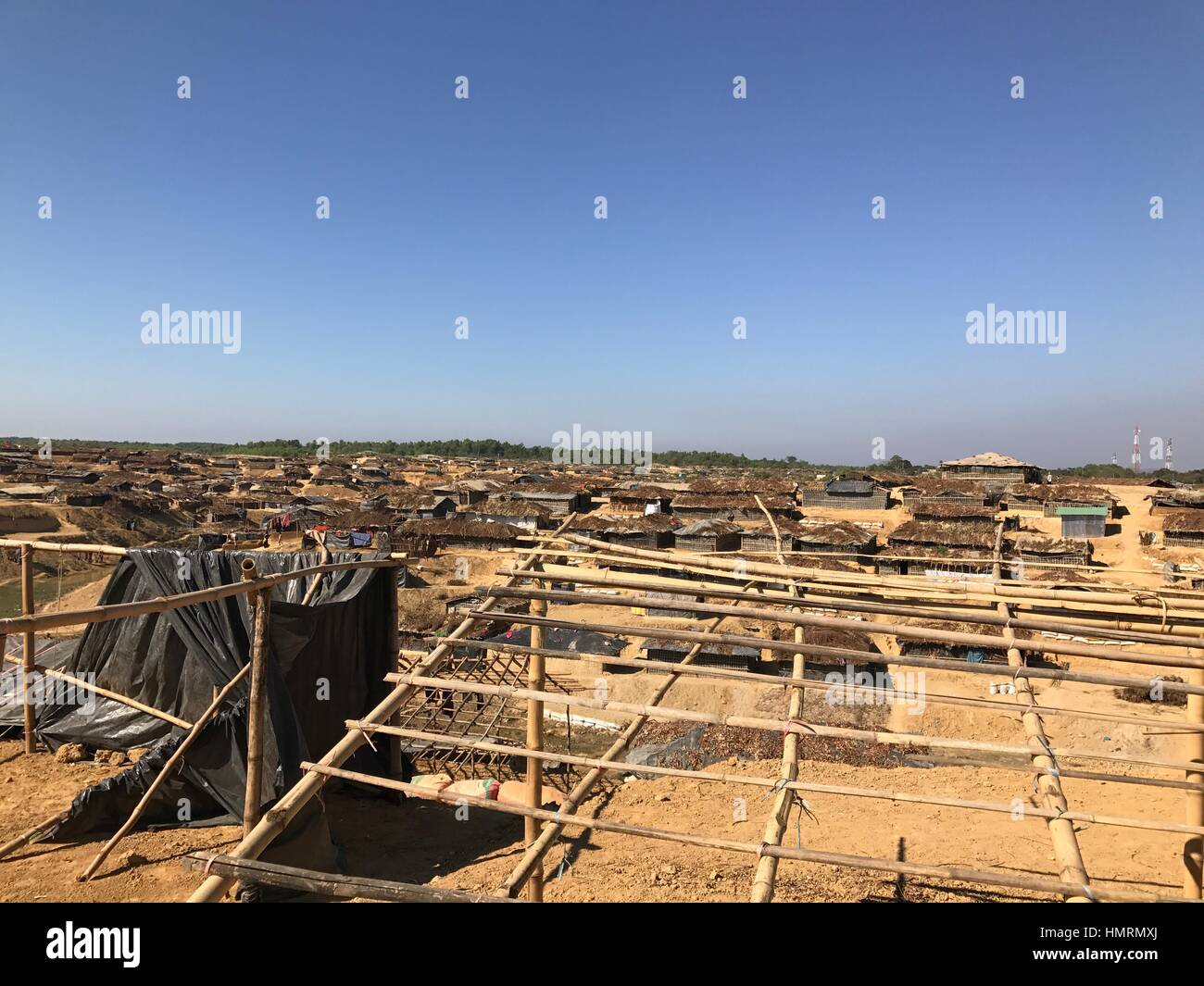 Ukhiya, Bangladesh. 26th Jan, 2017. Construction of makeshift homes is underway for some of the Rohingya Muslims while some others were already built. The Photograph was taken by Nazrul Islam near near Kutupalang refugee camp in Ukhiya sub-district of Cox·s Bazar on January 26, 2017. Photo: Nazrul Islam/dpa/Alamy Live News Stock Photo