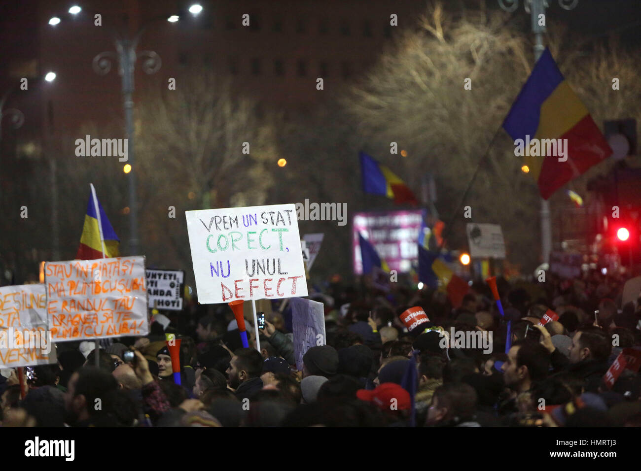 Bucharest, Romania. 4th Feb, 2017.  Over one hundred thousand people protest in front of Romanian Government against the new more permissive laws for corruption. Credit: Gabriel Petrescu/Alamy Live News Stock Photo