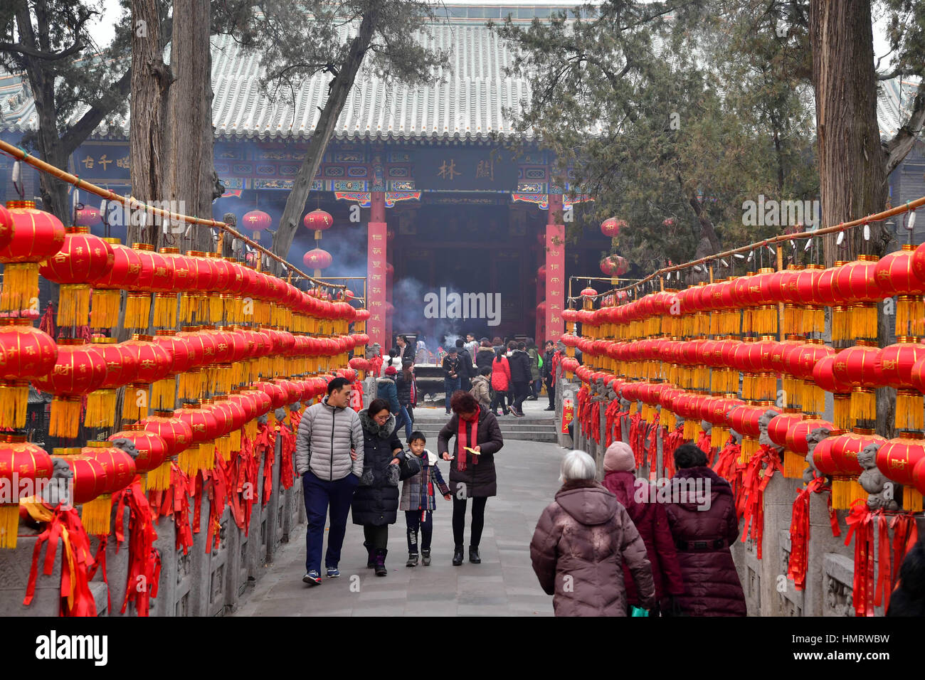 Luoyang, China's Henan Province. 5th Feb, 2017. Tourists visit a temple fair in Guanlin Temple, or General Guan's Tomb, in Luoyang, central China's Henan Province, Feb. 5, 2017. Luoyang is one of the cradles of Chinese civilization and served as the capital of several dynasties in Chinese history. Credit: Feng Dapeng/Xinhua/Alamy Live News Stock Photo