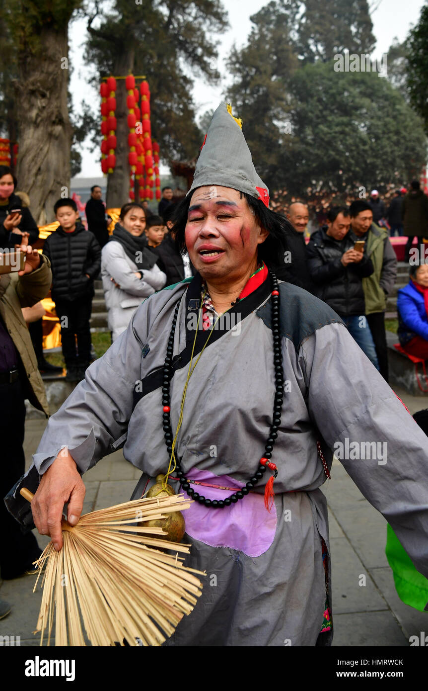Luoyang, China's Henan Province. 5th Feb, 2017. An actor performs during a temple fair in Guanlin Temple, or General Guan's Tomb, in Luoyang, central China's Henan Province, Feb. 5, 2017. Luoyang is one of the cradles of Chinese civilization and served as the capital of several dynasties in Chinese history. Credit: Feng Dapeng/Xinhua/Alamy Live News Stock Photo