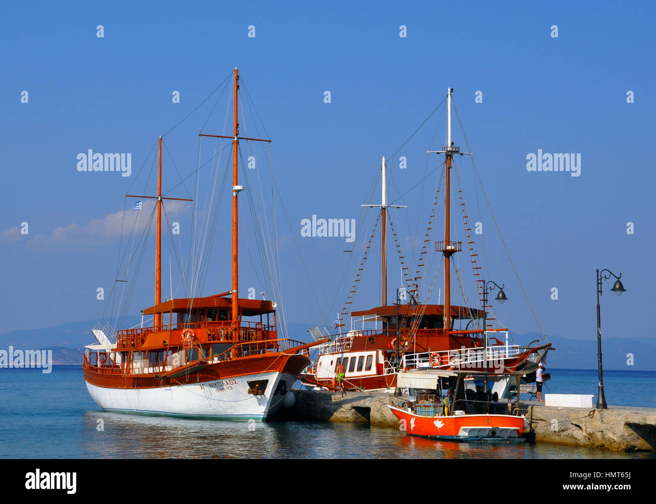 Cruise ships on the hi-res stock photography and images - Alamy