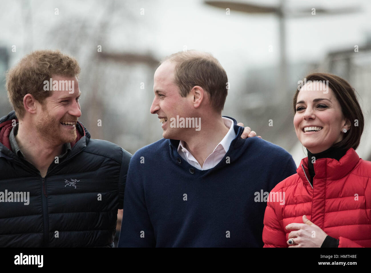 London, UK. 5th February, 2017. The Duke and Duchess of Cambridge and Prince Harry join a training day at the Queen Elizabeth Olympic Park with the runners taking part in the 2017 London Marathon for Heads Together, the official charity of the year. © Guy Corbishley/Alamy Live News Stock Photo