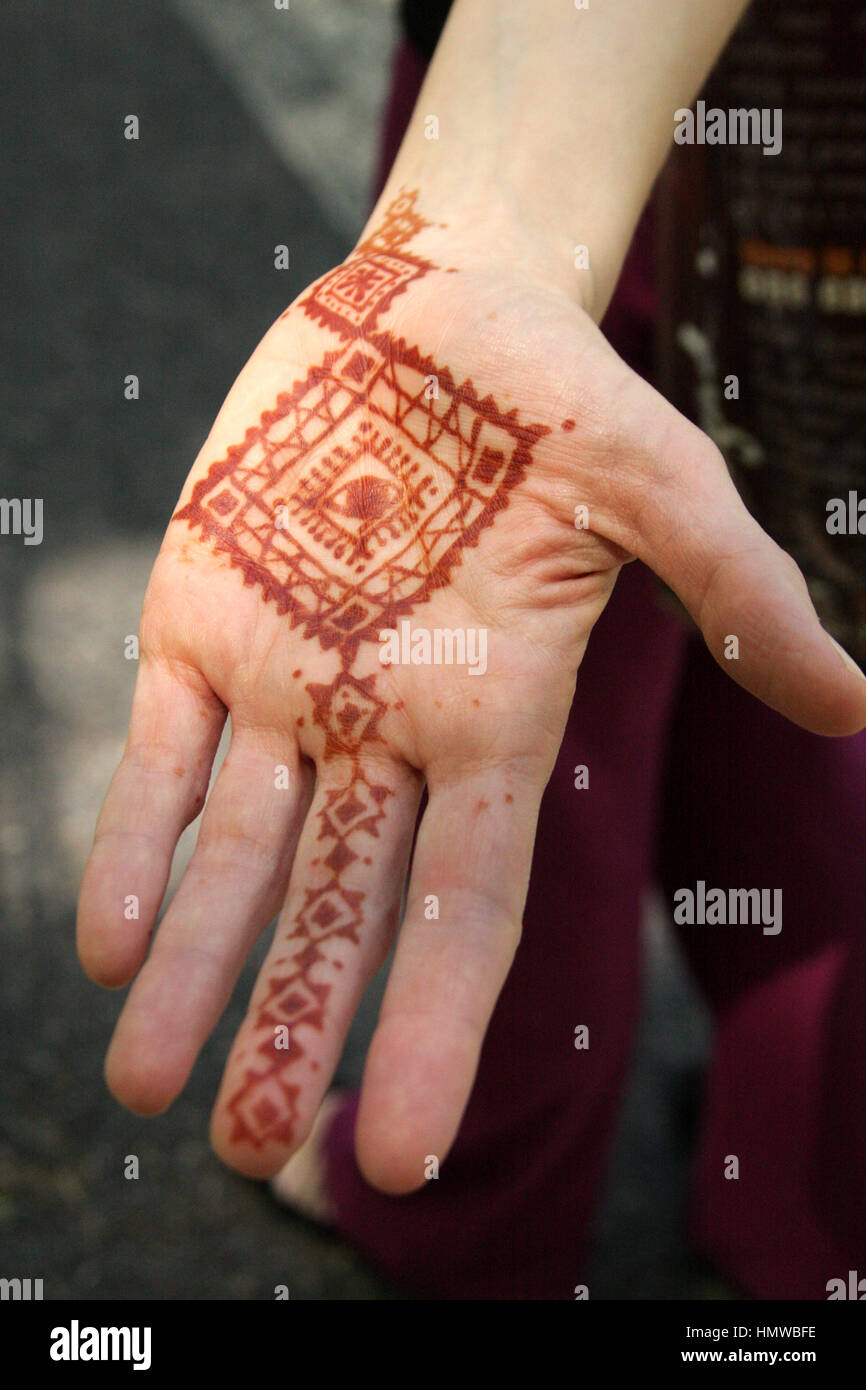 31 Easy Arabic Mehndi Design You Will Fall In Love With