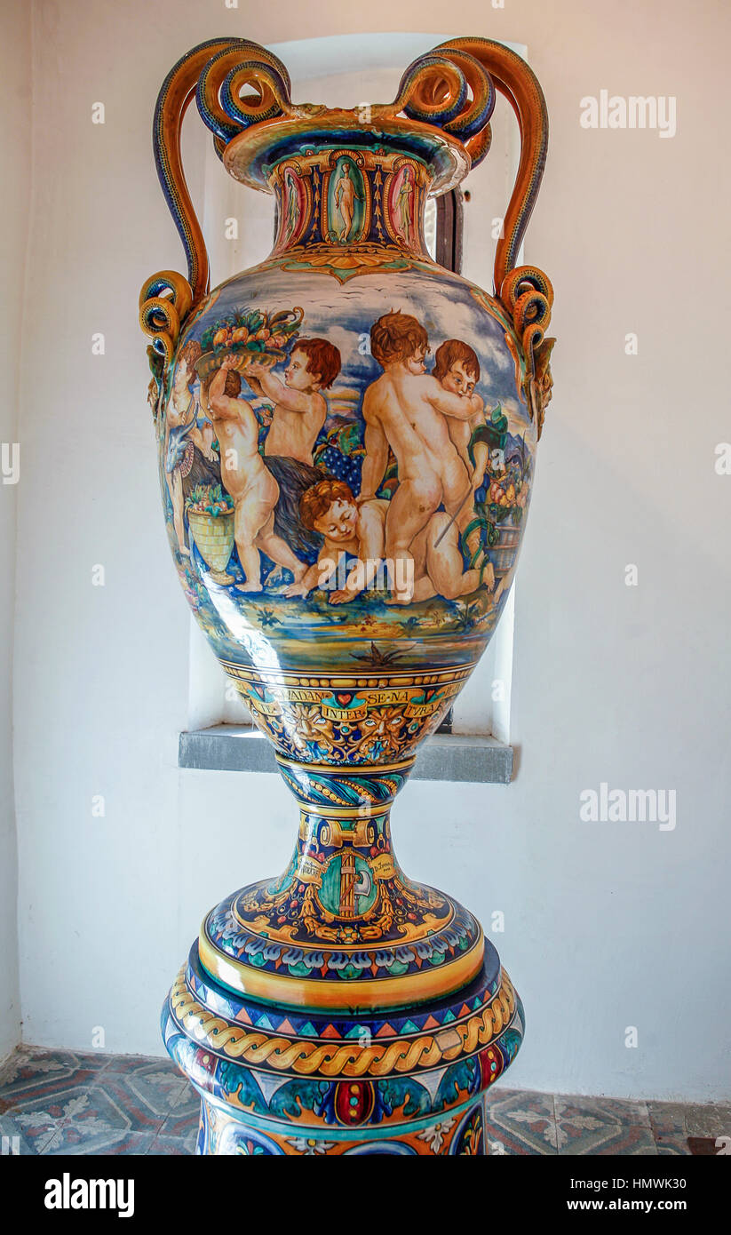 Italy Deruta Museum of Ceramics - vase Stock - Alamy