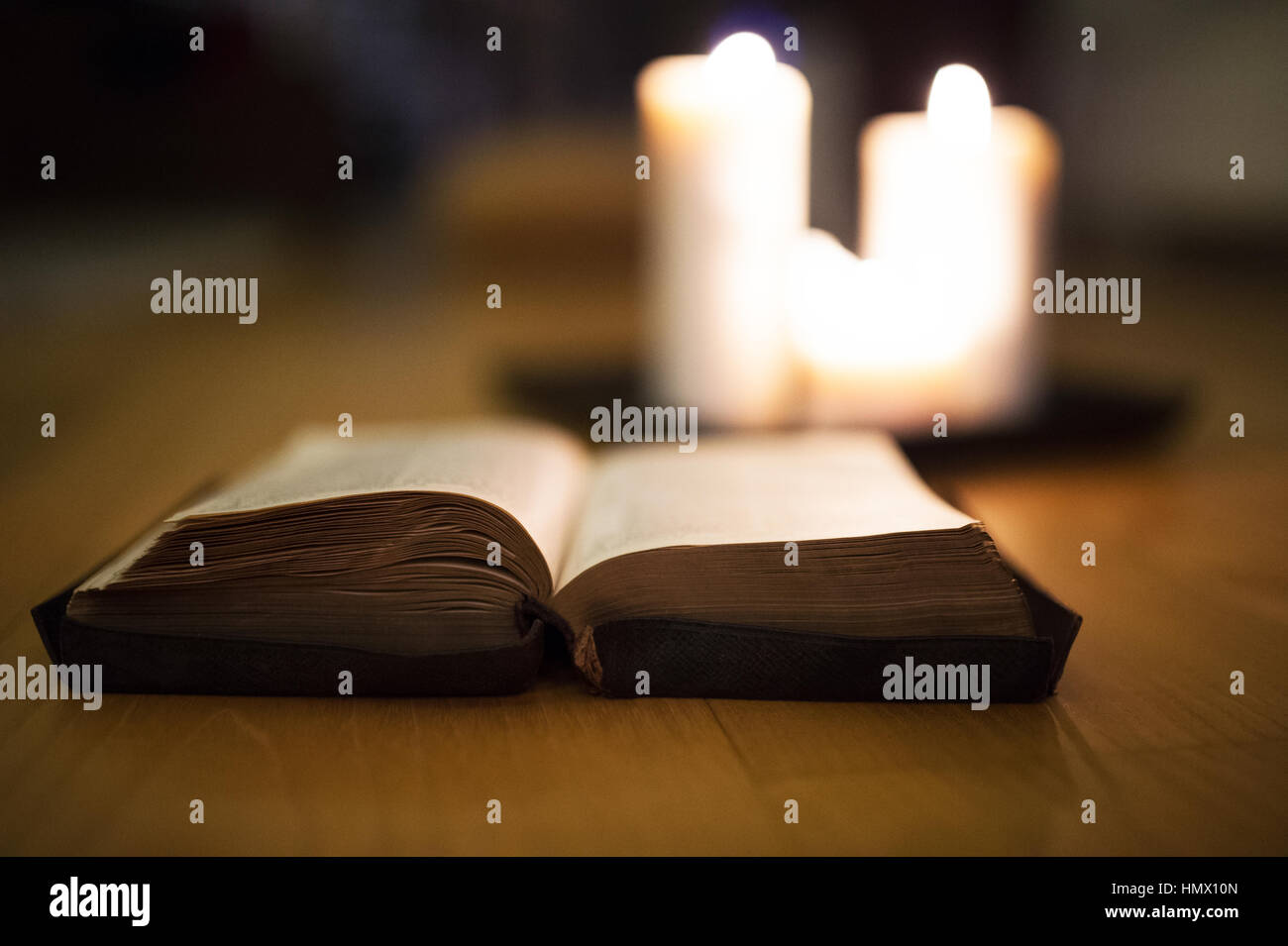 Open bible candles hires stock photography and images Alamy