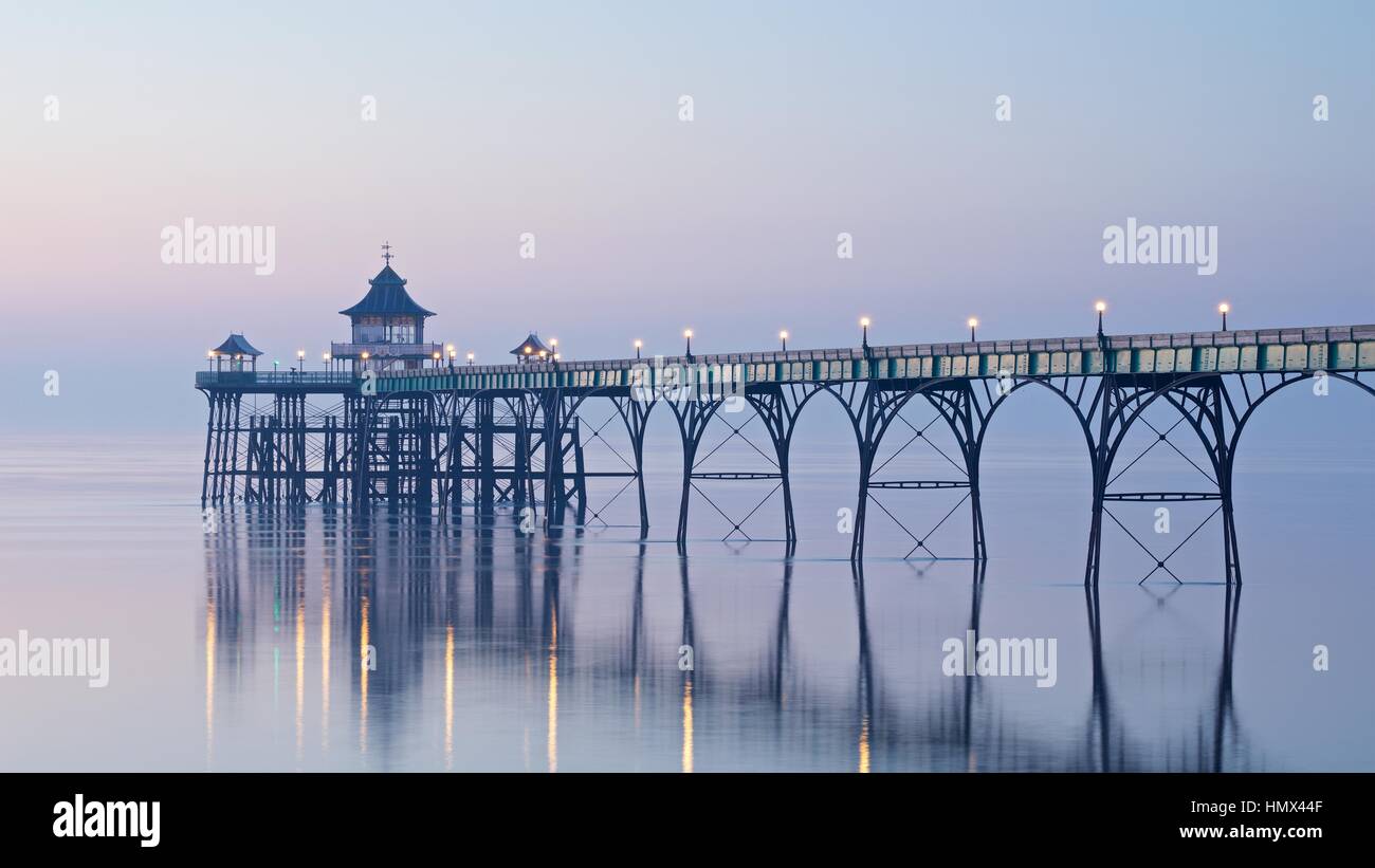 Sunset At Clevedon Pier Hi res Stock Photography And Images Alamy sunset-at-clevedon-pier-hi-res-stock-photography-and-images-alamy