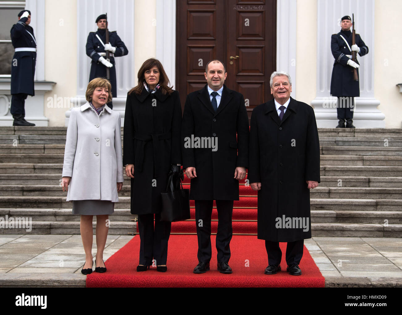 Berlin, Germany. 6th Feb, 2017. German president Joachim Gauck (R) and his partner Daniela Schadt greet the president of Bulgaria Rumen Radev (2-R) and his wife Desislava Radeva (2-L) at Bellevue Palace in Berlin, Germany, 6 February 2017. Photo: Bernd von Jutrczenka/dpa/Alamy Live News Stock Photo