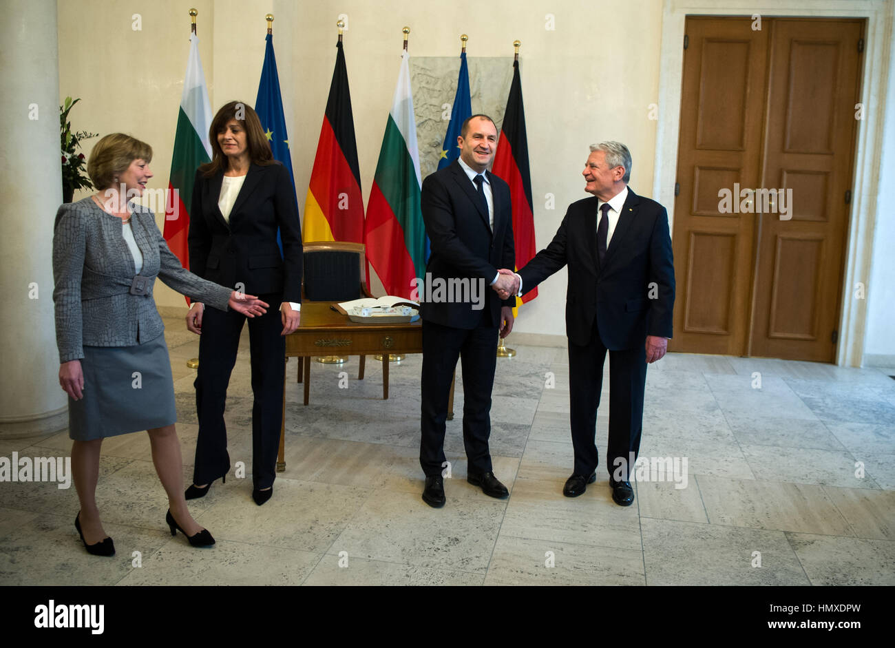 Bellevue Palace, Berlin, Germany. 6th Feb, 2017. The president of Bulgaria, Rumen Radev stands next to his wife Desislava Radeva (2-L), president Joachim Gauck (R) and his partner Daniela Schadt (L) at Bellevue Palace, Berlin, Germany, 6 February 2017. Photo: Bernd von Jutrczenka/dpa/Alamy Live News Stock Photo