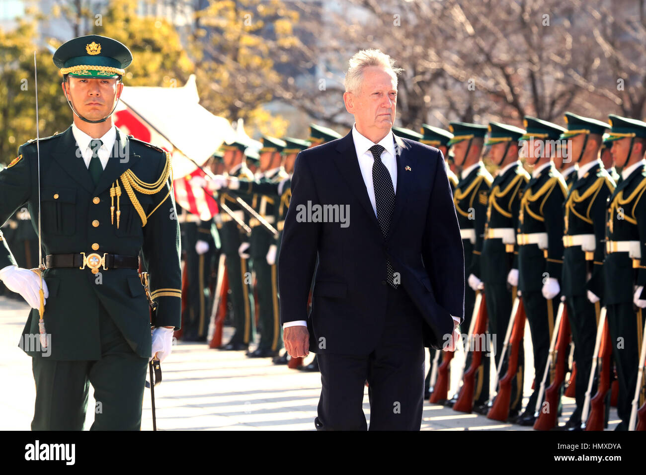 Tokyo, Japan. 4th Feb, 2017. Newly apponited U.S. Secretary of Defense James Mattis (R) accompanied by his Japanese counterpart Tomomi Inada (L) reviews the honor guards at the Defense Ministry in Tokyo on Saturday, February 4, 2017. Mattis is now here on his east Asian trip to exchange views with Japanese officials. Credit: Yoshio Tsunoda/AFLO/Alamy Live News Stock Photo
