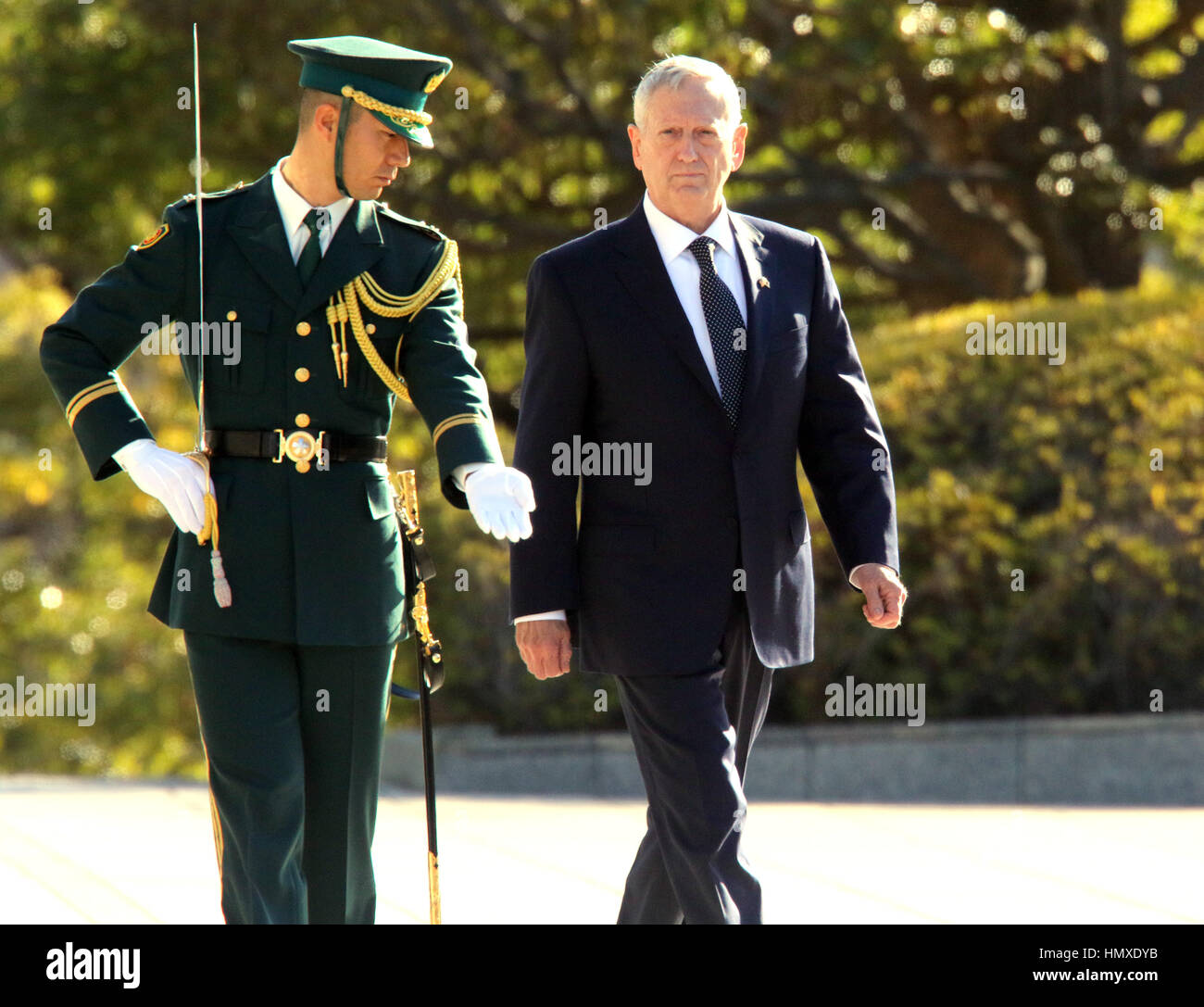 Tokyo, Japan. 4th Feb, 2017. Newly apponited U.S. Secretary of Defense James Mattis (R) reviews the honor guards at the Defense Ministry in Tokyo on Saturday, February 4, 2017. Mattis is now here on his east Asian trip to exchange views with Japanese officials. Credit: Yoshio Tsunoda/AFLO/Alamy Live News Stock Photo