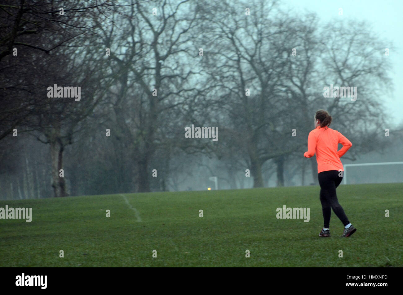 London, UK. 07th Feb, 2017. Misty morning on Wandsworth Common. Credit: JOHNNY ARMSTEAD/Alamy Live News Stock Photo