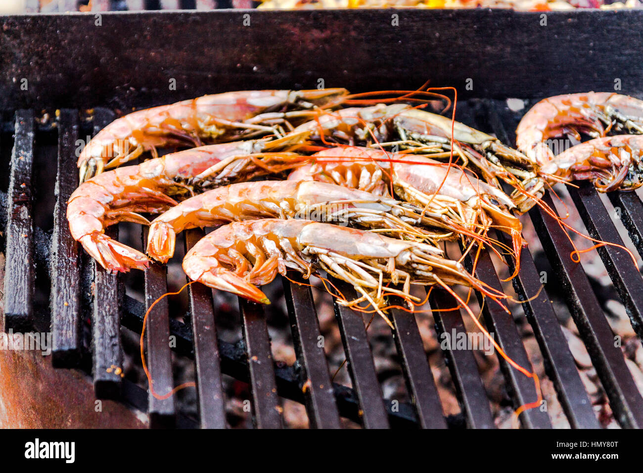 Cooking prawns. BBQ shrimp. Shrimp on BBQ Stock Photo Alamy