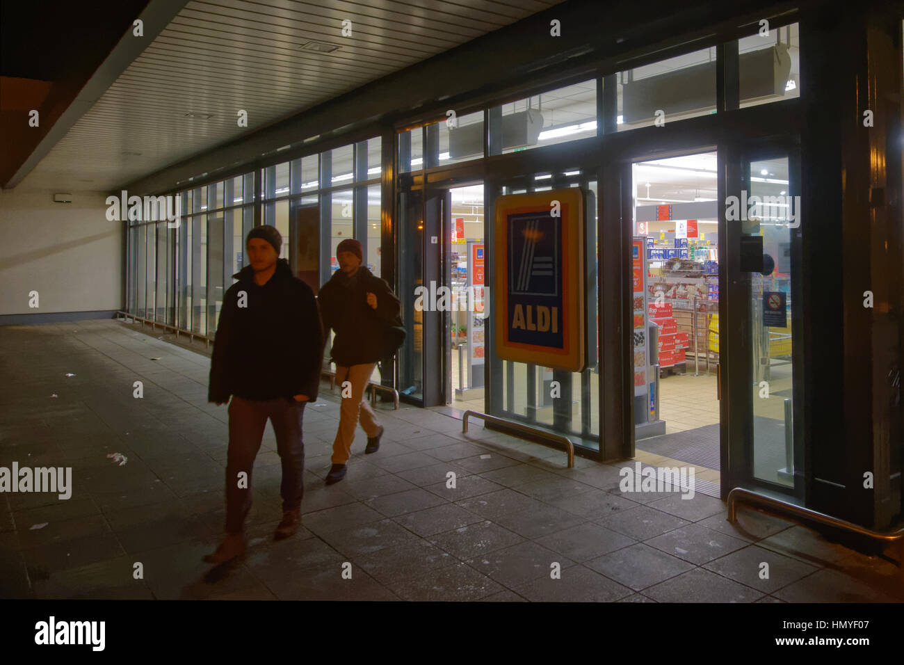 Aldi late night shoppimg busiest store in scotland Aldi Great Western