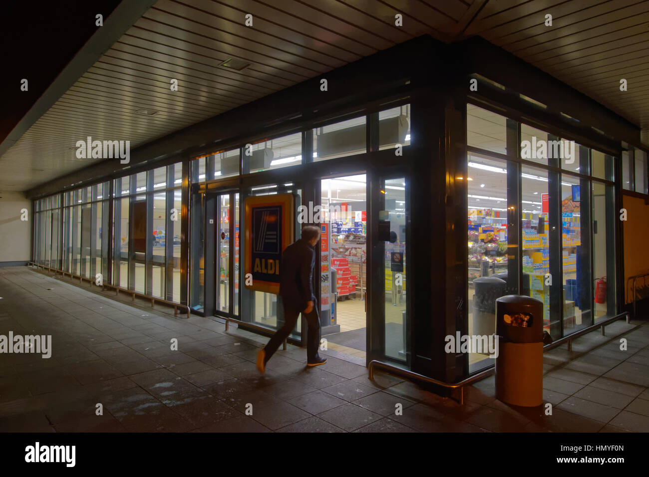 Aldi late night shoppimg busiest store in scotland Aldi Great Western