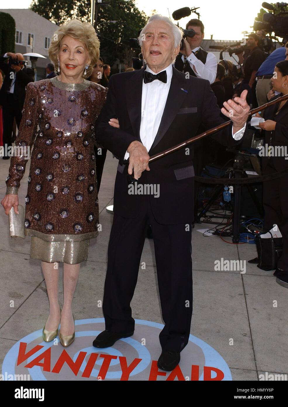 February 29, 2004 West Hollywood, Ca Kirk Douglas & Wife Anne 'Vanity Fair Oscar Party 2004' Held At Mortons Restaurant Stock Photo
