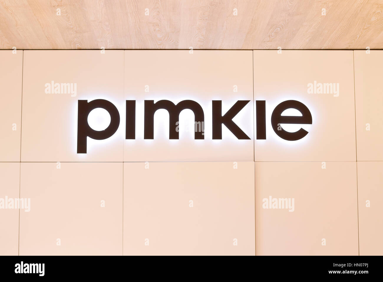 Clothing company Pimkie logo Stock Photo - Alamy