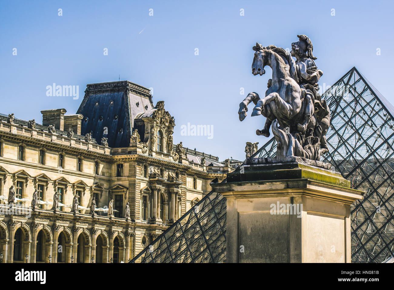 Charlemagne statue hi-res stock photography and images - Alamy