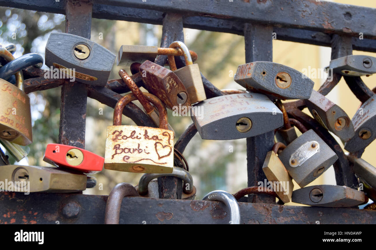 locks on fence Stock Photo Alamy