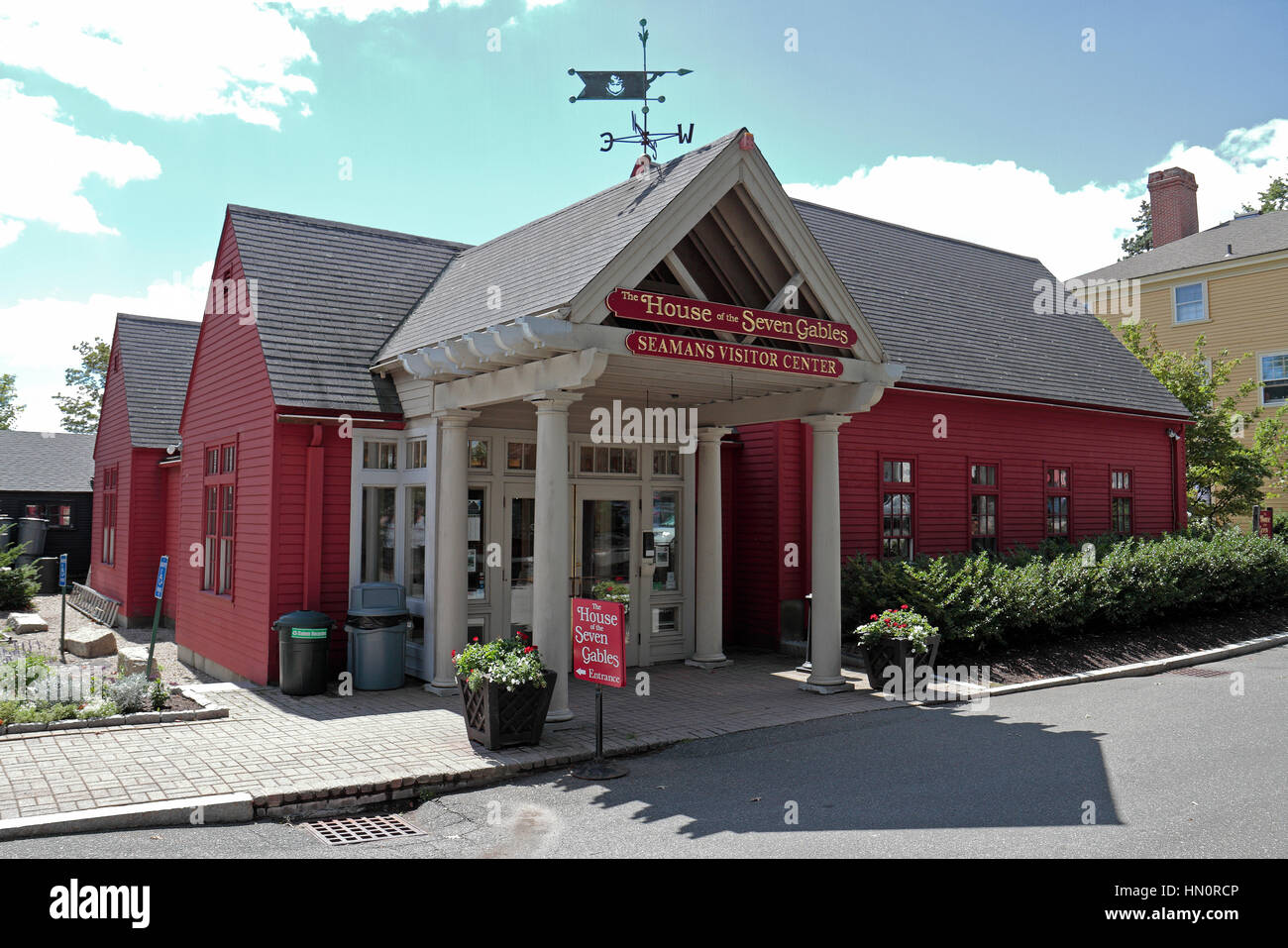 Salem visitor center hi-res stock photography and images - Alamy