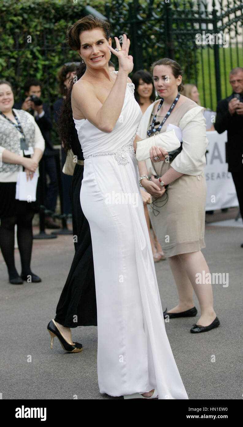 Brooke Shields arrives at the amFAR gala at the Hotel Du Cap in Antibes
